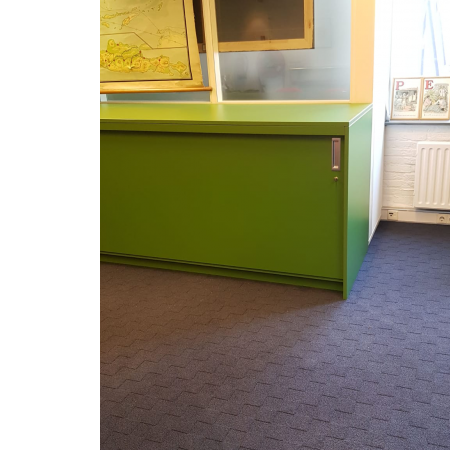 Kwadrant schuifdeurkast, 320 cm lang, nieuw Kwadrant schuifdeurkast, 320 cm lang, nieuw