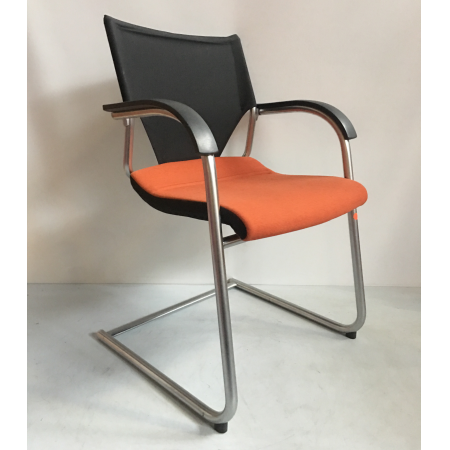 Wilkhahn sledestoel oranje/zwart Wilkhahn sledestoel oranje/zwart