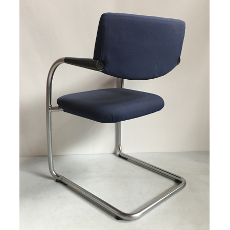 Vitra Visavis conferentiestoel blauw Vitra Visavis conferentiestoel blauw