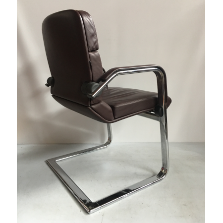 Ahrend sledestoel bruin leder Ahrend sledestoel bruin leder