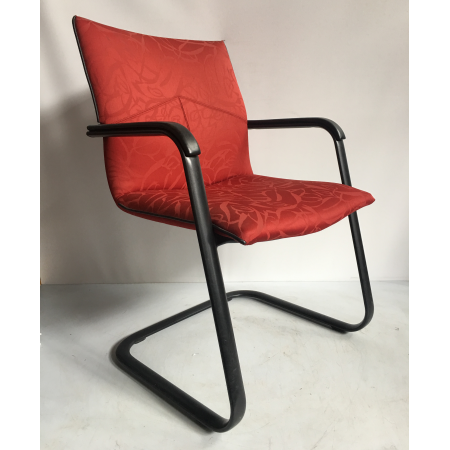 Artifort sledestoel rood met patroon Artifort sledestoel rood met patroon