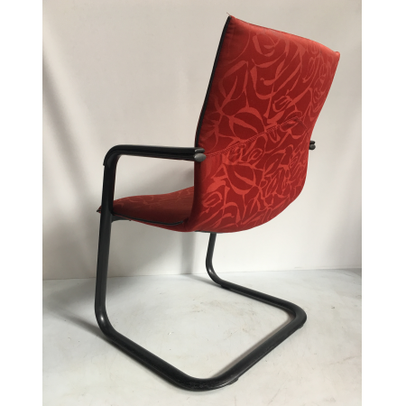 Artifort sledestoel rood met patroon Artifort sledestoel rood met patroon
