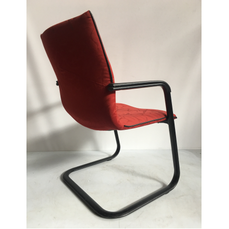 Artifort sledestoel rood met patroon Artifort sledestoel rood met patroon