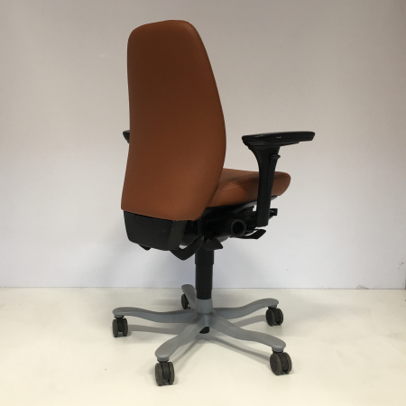 Kinnarps 9000 bruin leder Kinnarps 9000 bruin leder
