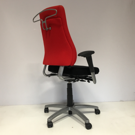 Axia 2.4 bureaustoel rood/zwart Axia 2.4 bureaustoel rood/zwart