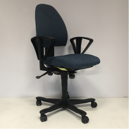 Kinnarps 6000 bureaustoel blauw Kinnarps 6000 bureaustoel blauw