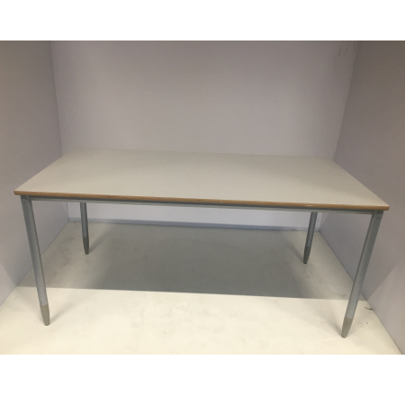 Vergadertafel wit/mat verchroomd Vergadertafel wit/mat verchroomd