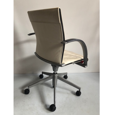 Ahrend 350 verrijdbare vergaderstoel Ahrend 350 verrijdbare vergaderstoel