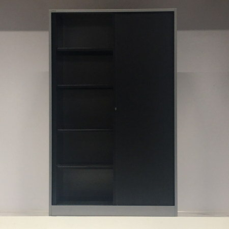 Ahrend roldeurkast zwart/zilver 195 cm Ahrend roldeurkast zwart/zilver 195 cm