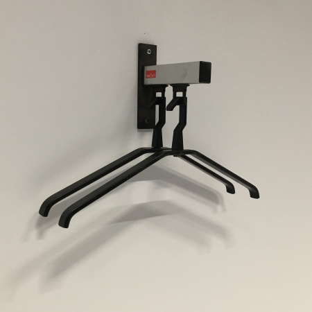 Van Esch kapstok met kleerhangers Van Esch kapstok met kleerhangers