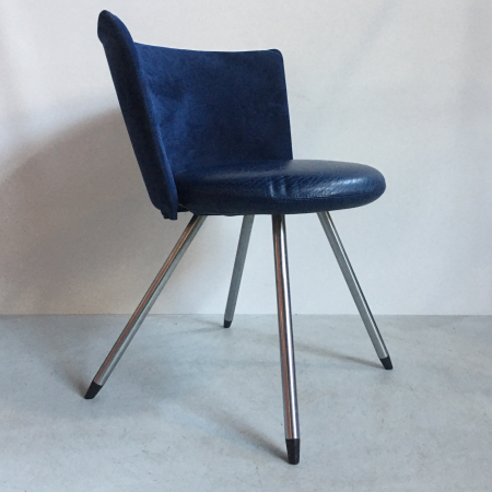 Wachtkamerstoel blauw/verchroomd Wachtkamerstoel blauw/verchroomd