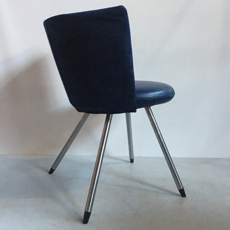 Wachtkamerstoel blauw/verchroomd Wachtkamerstoel blauw/verchroomd