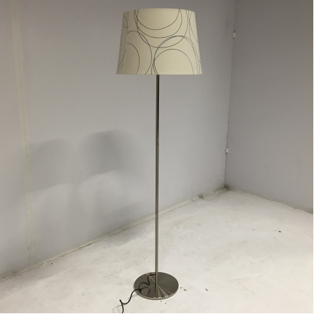 Lamp met creme kap Lamp met creme kap