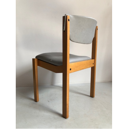 Zorgstoel met skai bekleding Zorgstoel met skai bekleding