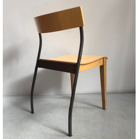 Houten design kantinestoel Houten design kantinestoel