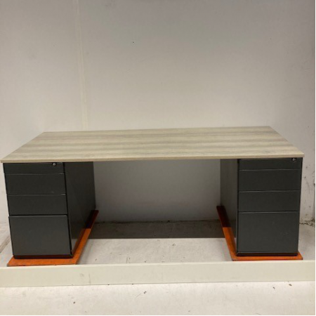 Ahrend Mehes bureau 200 cm Ahrend Mehes bureau 200 cm