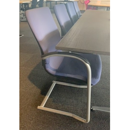 Ahrend 230 slede vergaderstoel