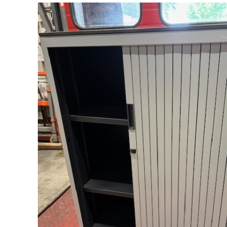 Assenburg roldeurkast 80 x 47 x 108 cm, kleur zilver (107216) Assenburg roldeurkast 80 x 47 x 108 cm, kleur zilver (107216)