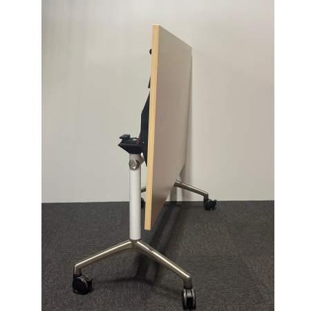 Wilkhahn verrijdbare klaptafel – 160x80 cm (ahorn/maple blad)