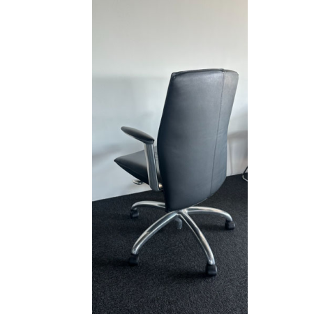 Artifort verrijdbare vergaderstoel leder (107258)