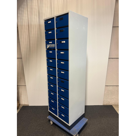 Postvakkenkast – 2 kolommen breed, 10 deuren hoog (20 vakken totaal)
