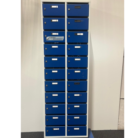 Postvakkenkast – 2 kolommen breed, 10 deuren hoog (20 vakken totaal)